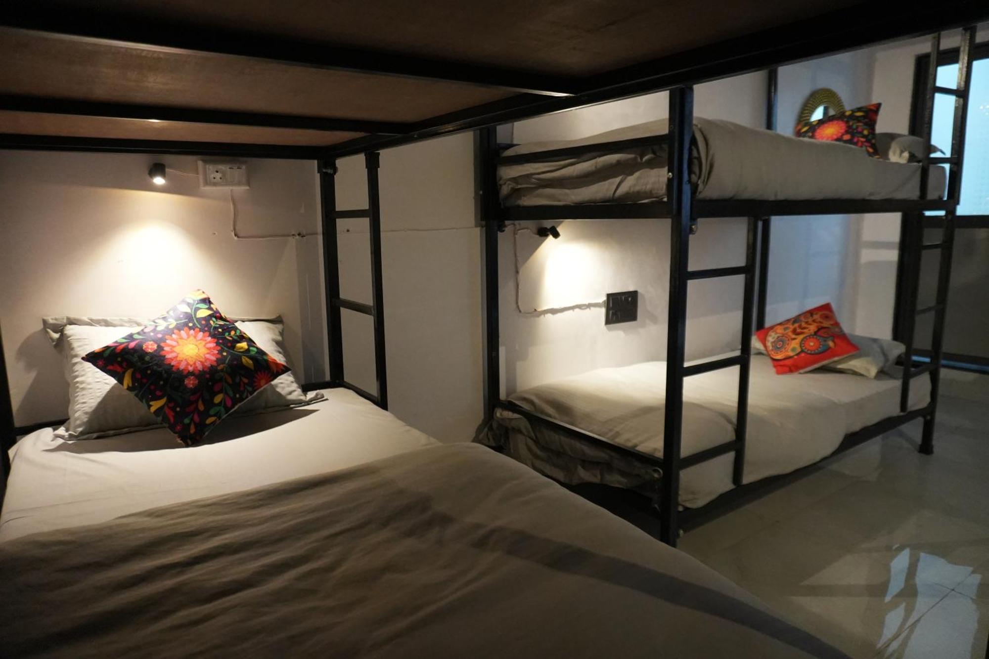 Funky Backpackers Hotel Udaipur Exterior photo